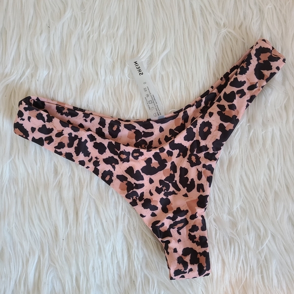 Leopard Bandeau Push-Up Bikini set from Shein - Picture 4 of 7